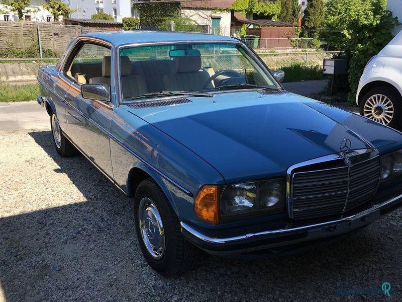 1983' Mercedes-Benz 230 photo #3