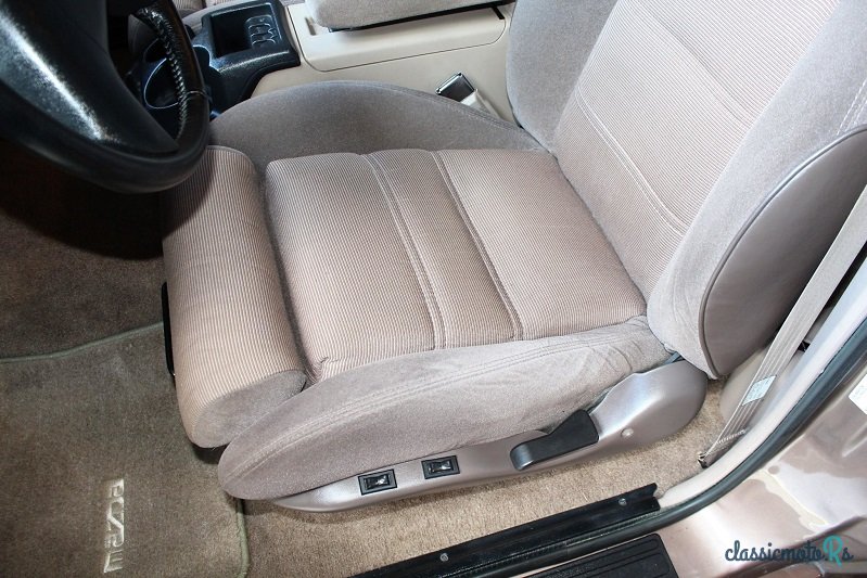 1994' Mazda B-Series Pickup 3000 photo #5