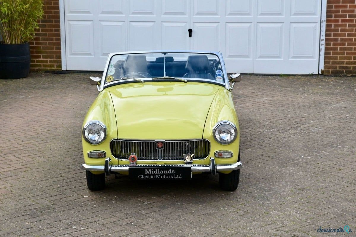 1974' MG Midget photo #3