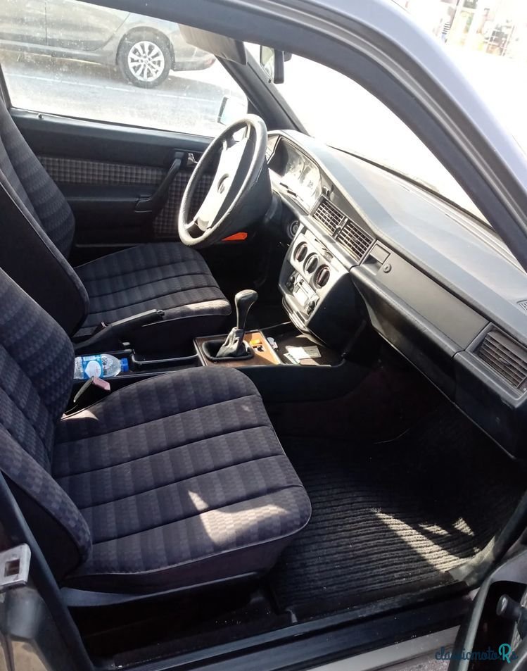 1989' Mercedes-Benz 190 E 2.0 photo #4