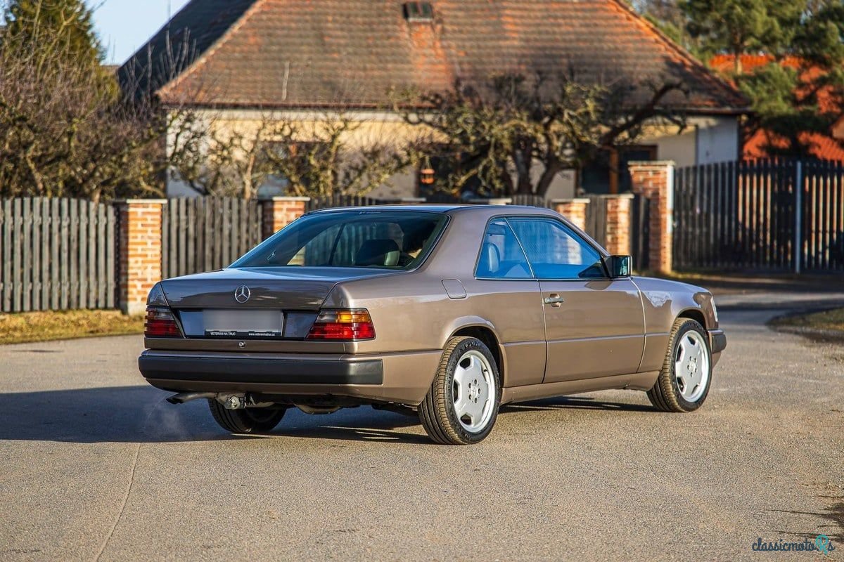 1989' Mercedes-Benz 300 photo #3
