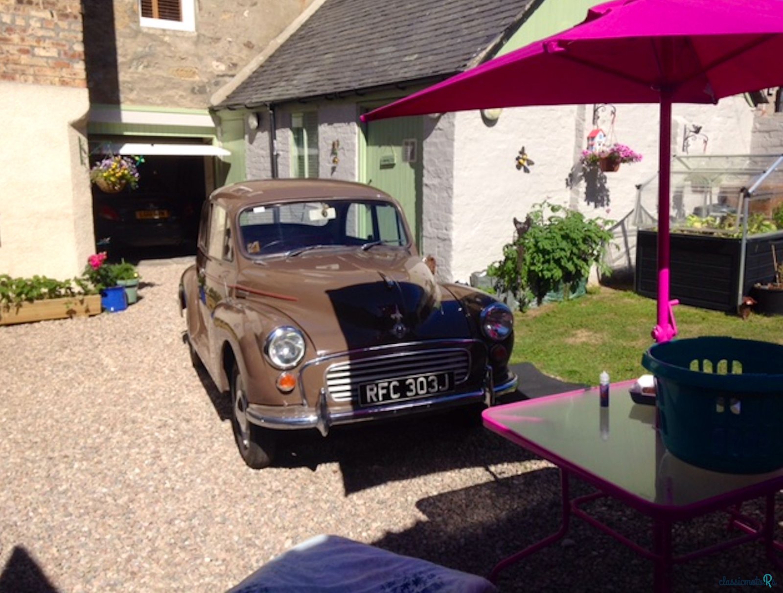 1970' Morris Minor 1000 photo #1
