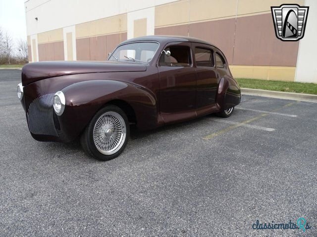1940' Lincoln Zephyr photo #2