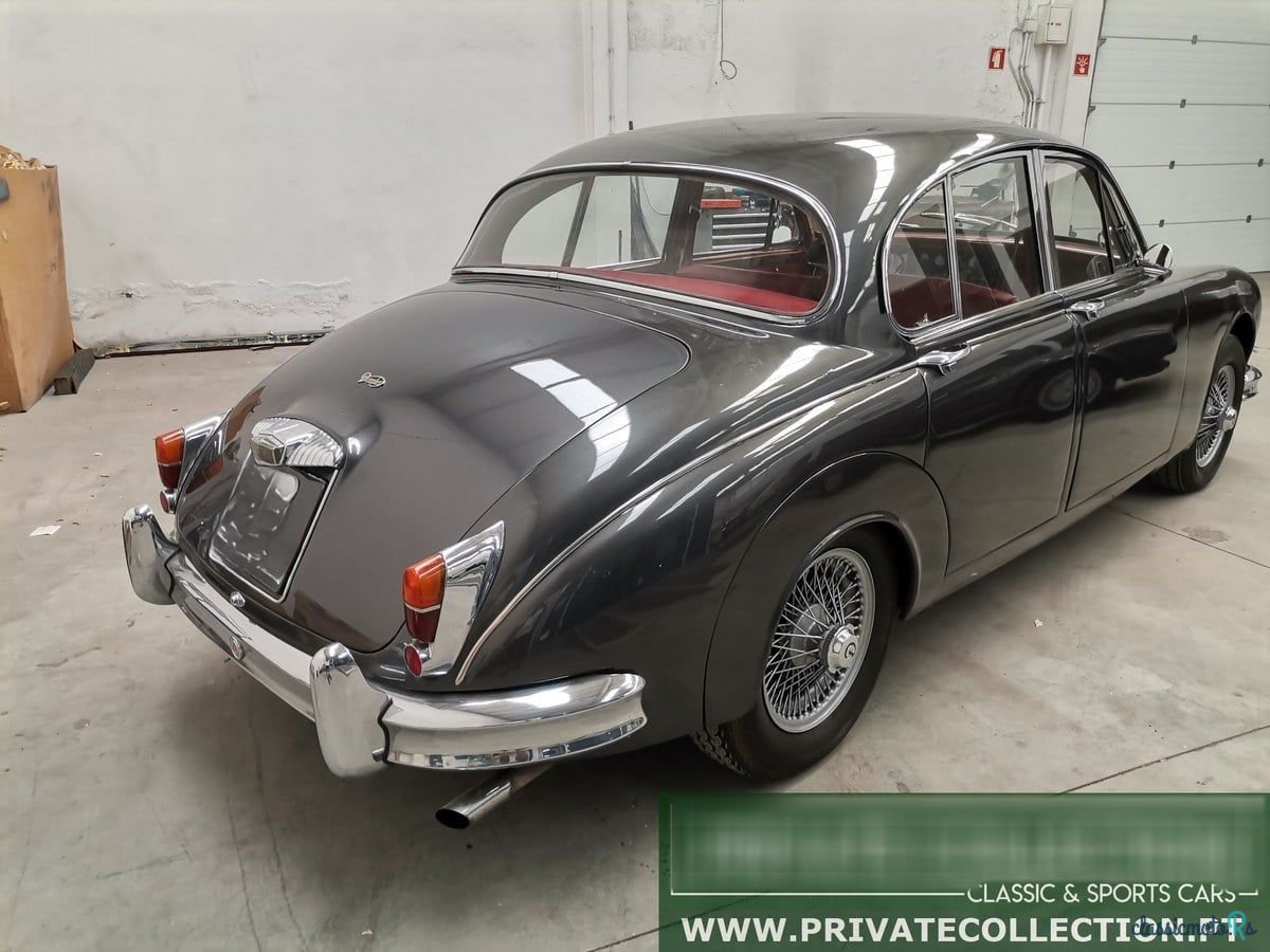 1949' Daimler 250 V8 photo #3
