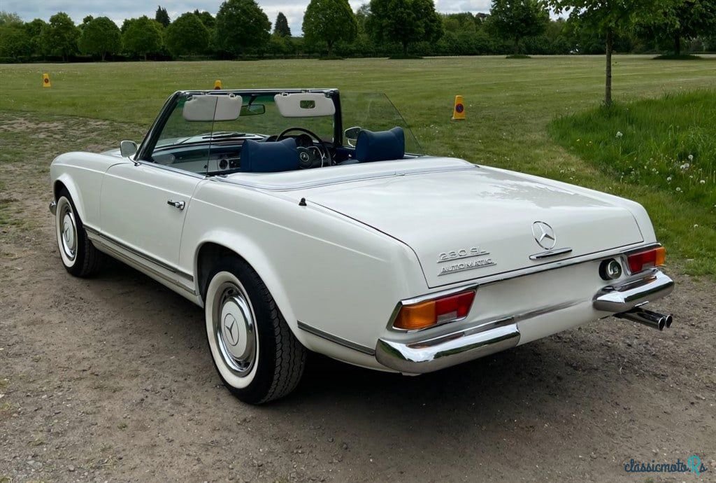 1965' Mercedes-Benz 230 photo #3