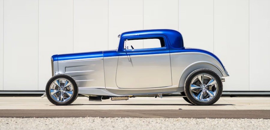 1932 Ford Rocks an Almost Virgin Chevy Engine and All the Proper Street Rod Looks