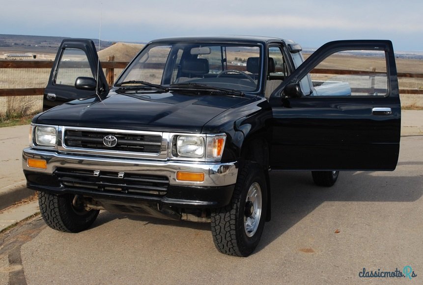 1992' Toyota Hilux photo #2