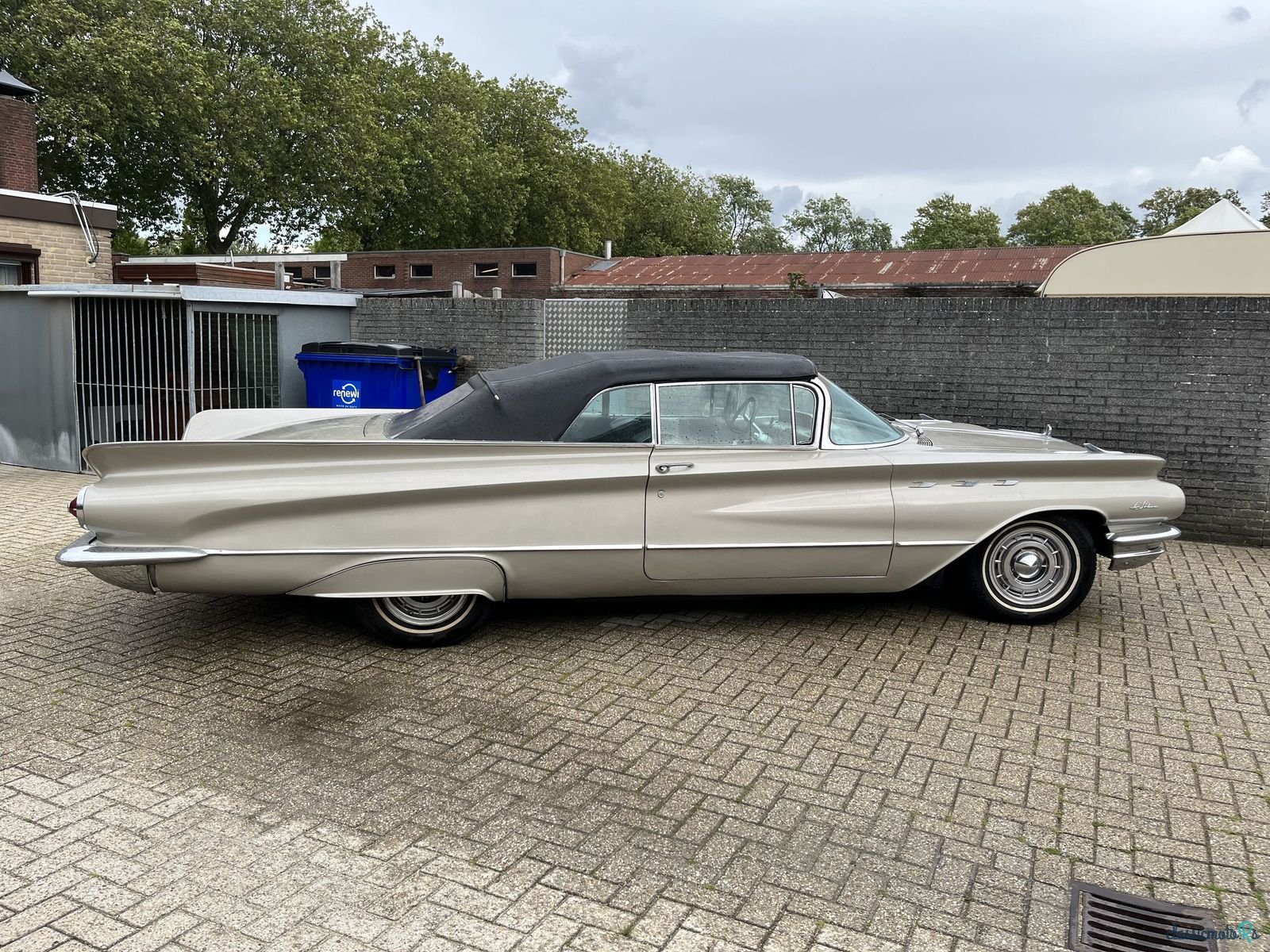 1960' Buick Le Sabre photo #5