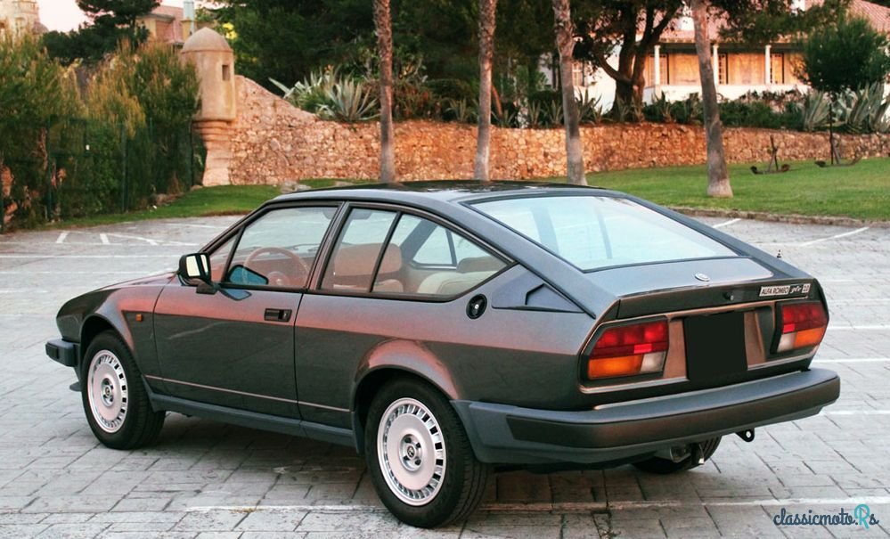 1982' Alfa Romeo GTV photo #6