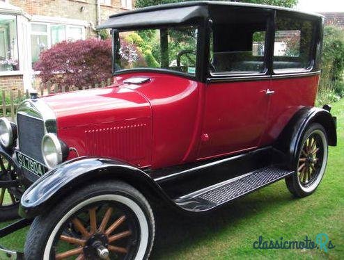 1926' Ford Model T Tudor photo #1