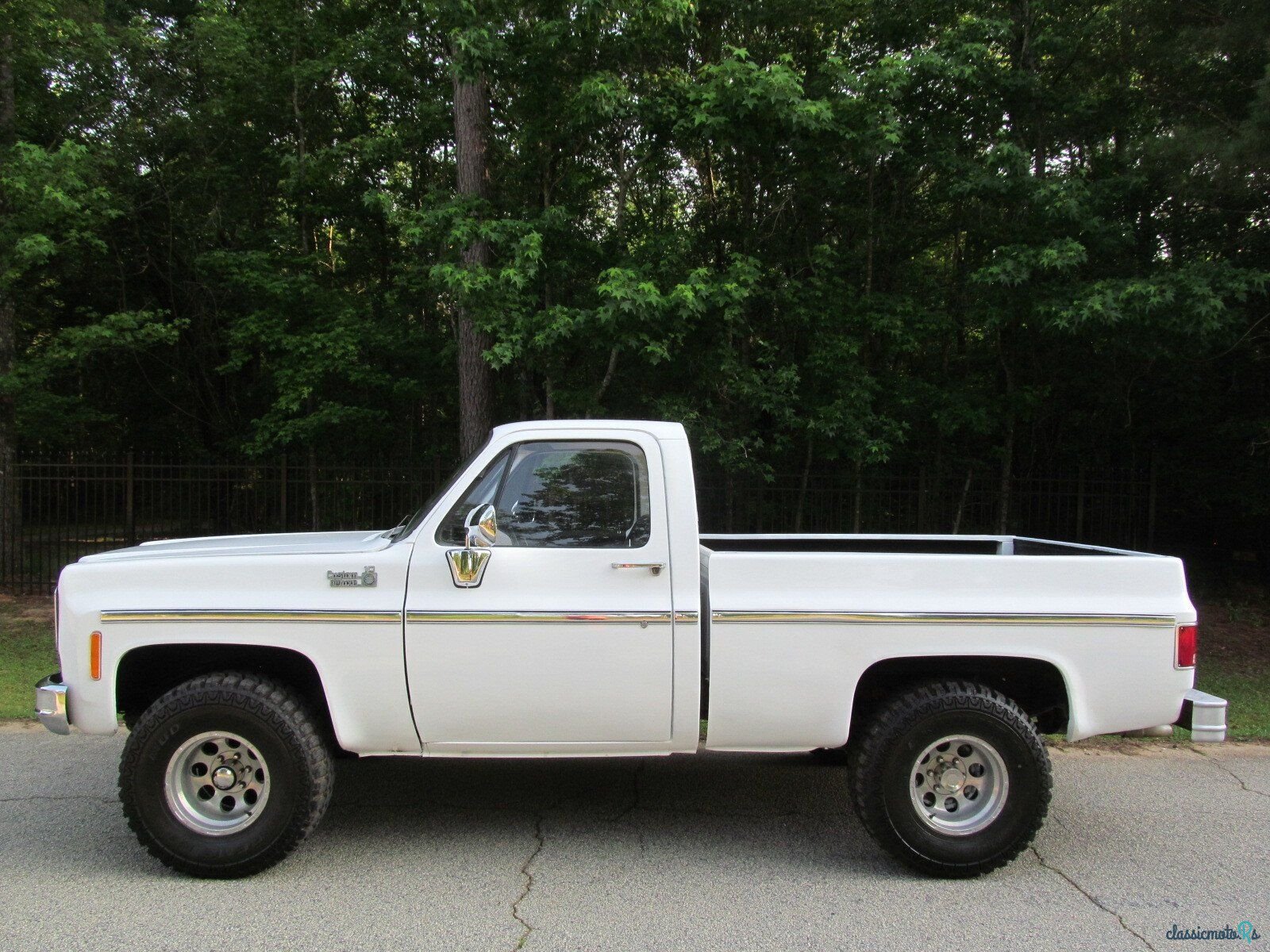 1975' Chevrolet C/K Truck photo #3