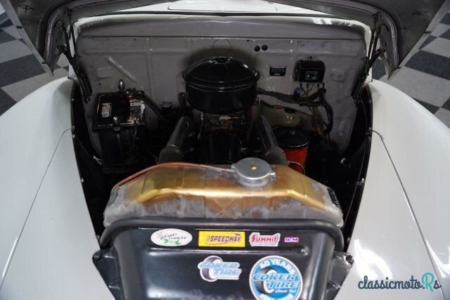 1946' Ford Super Deluxe photo #3