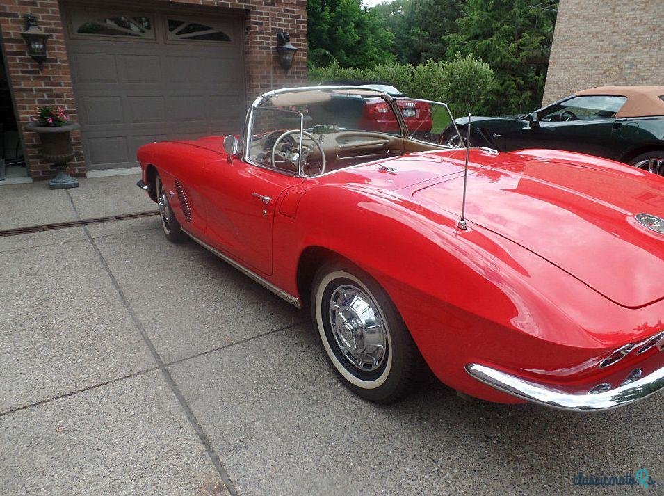 1962' Chevrolet Corvette photo #2