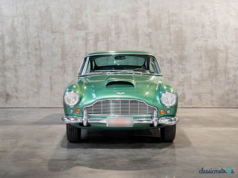 1960' Aston Martin DB4 photo #5