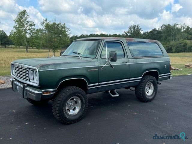 1977' Dodge Ramcharger photo #1