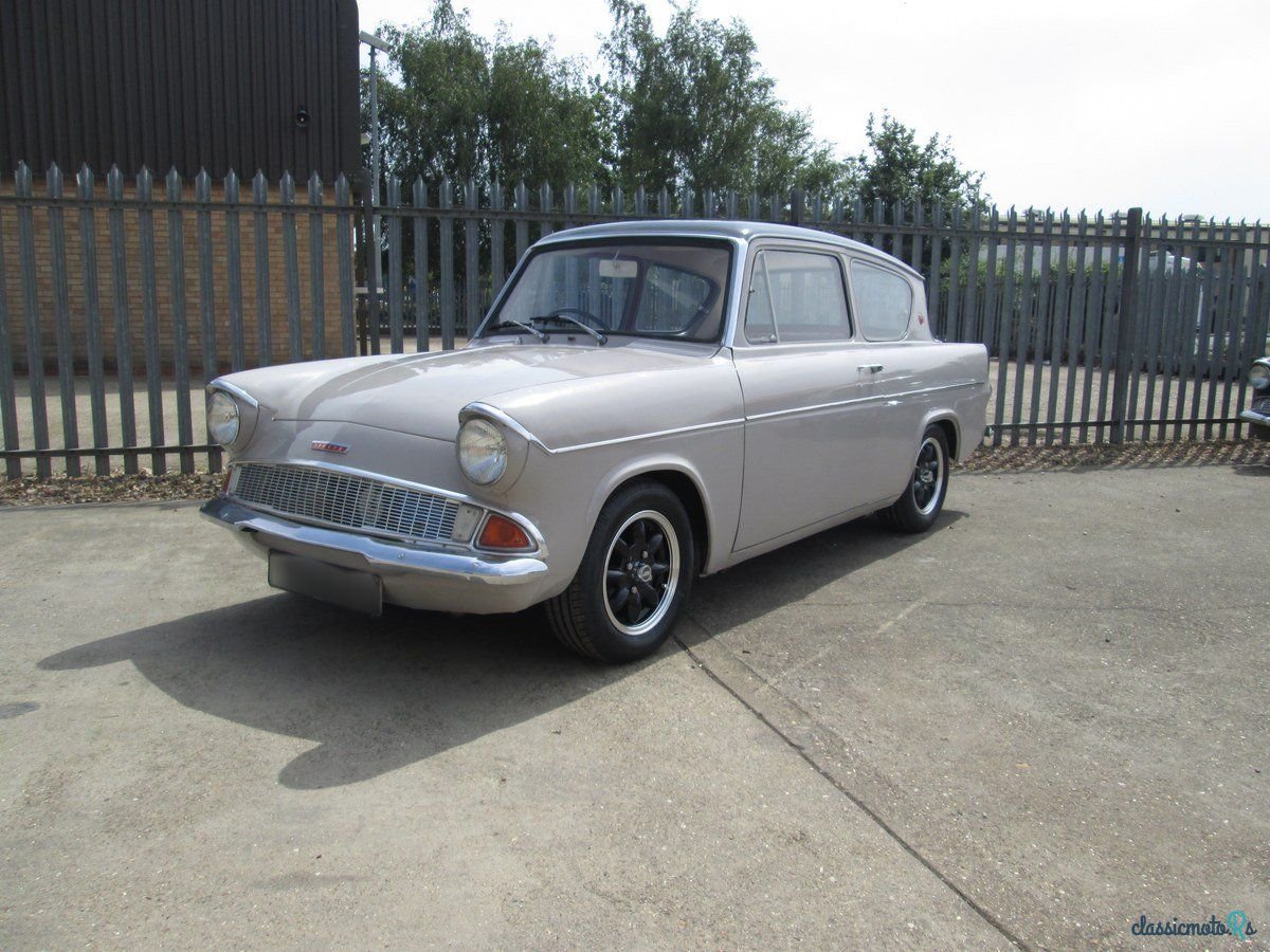 1965' Ford Anglia photo #2