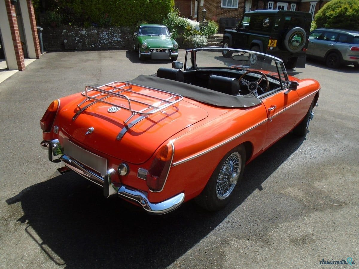 1974' MG MGB photo #4