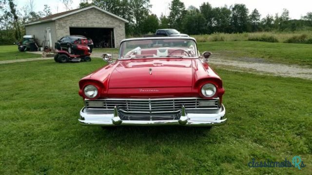 1957' Ford Fairlane photo #1