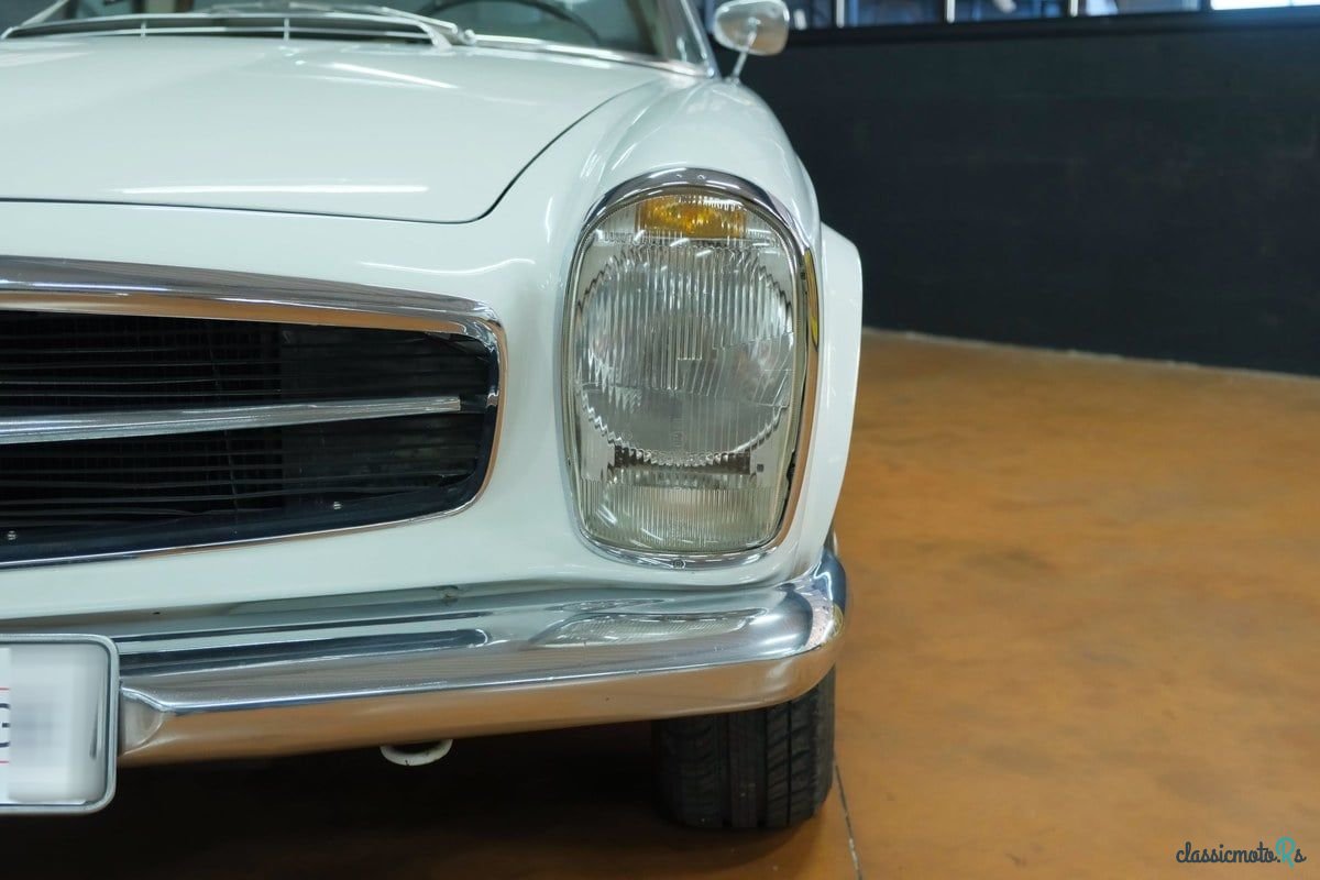 1965' Mercedes-Benz 230 photo #5