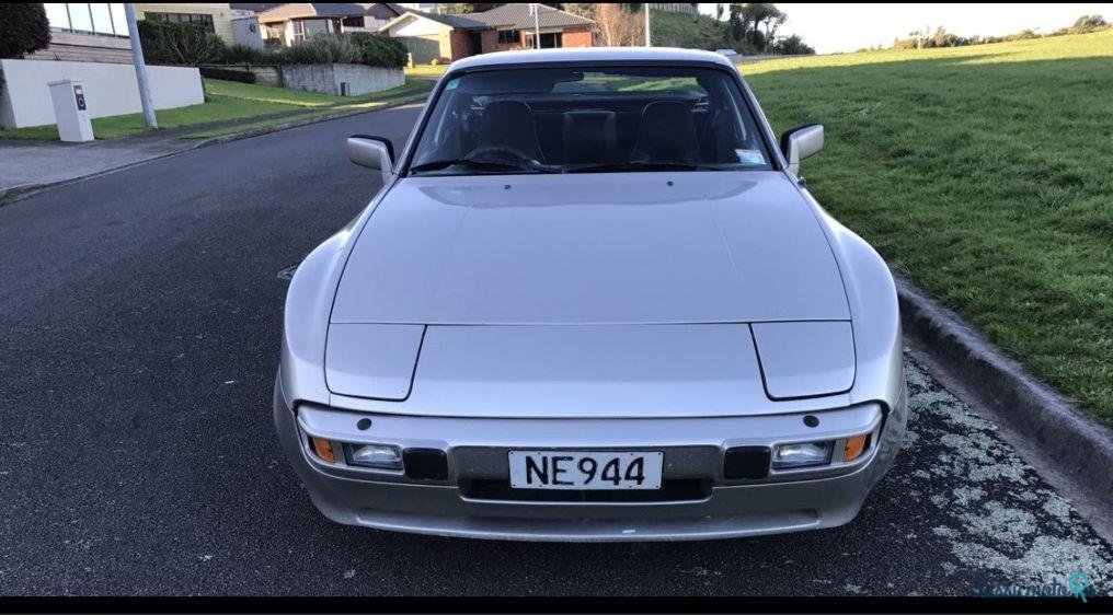 1984' Porsche 944 photo #4