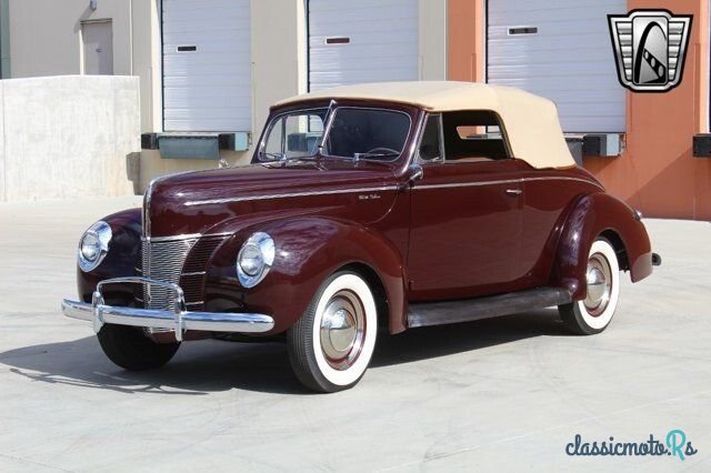 1940' Ford Deluxe photo #2