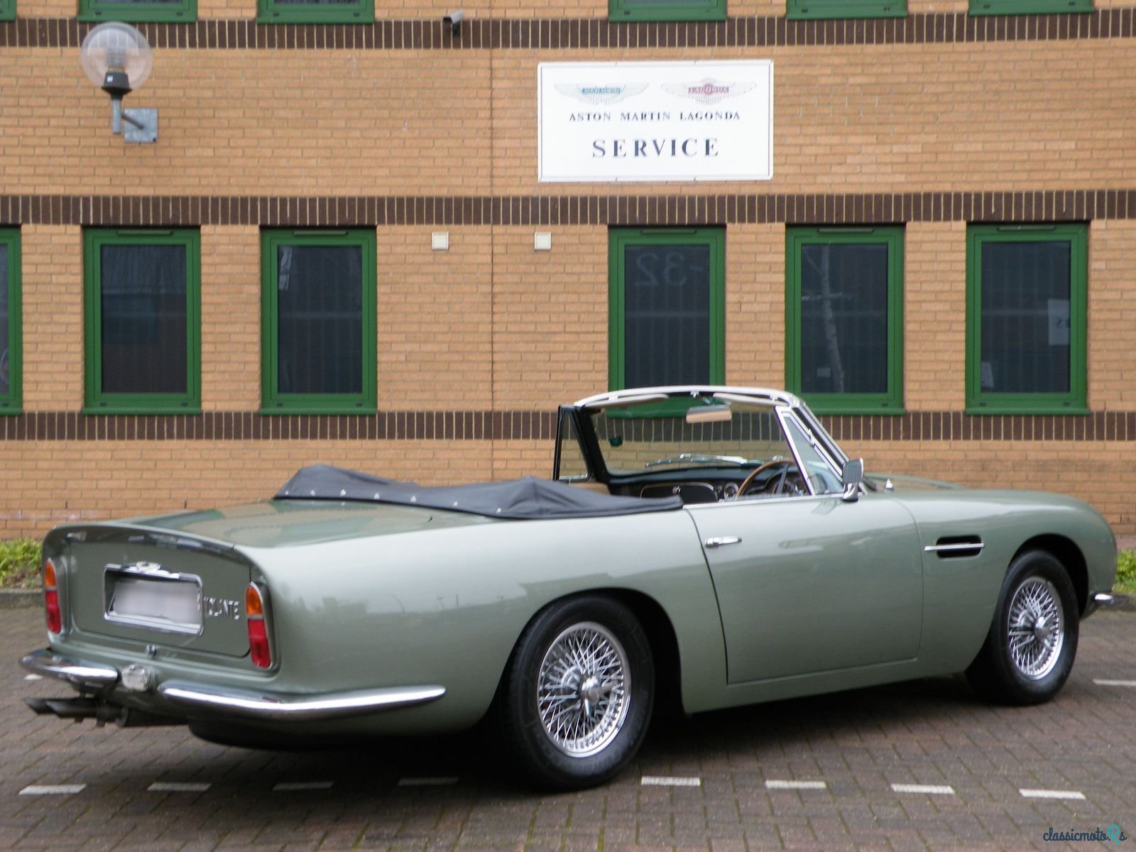 1967' Aston Martin DB6 photo #6