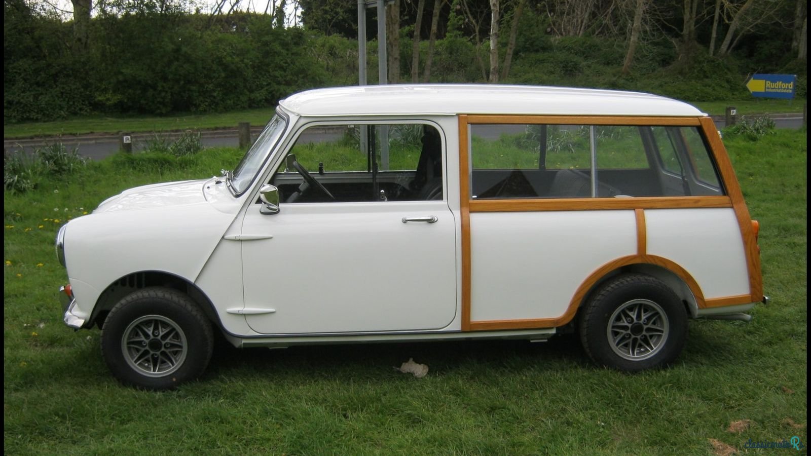 1968' Austin Mini 1000 for sale. Sussex