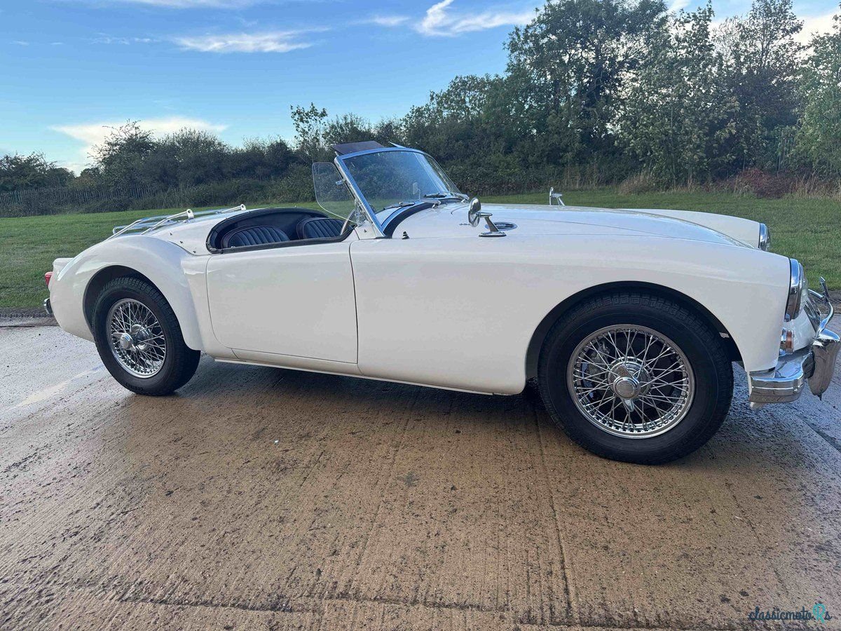 1960' MG MGA photo #2