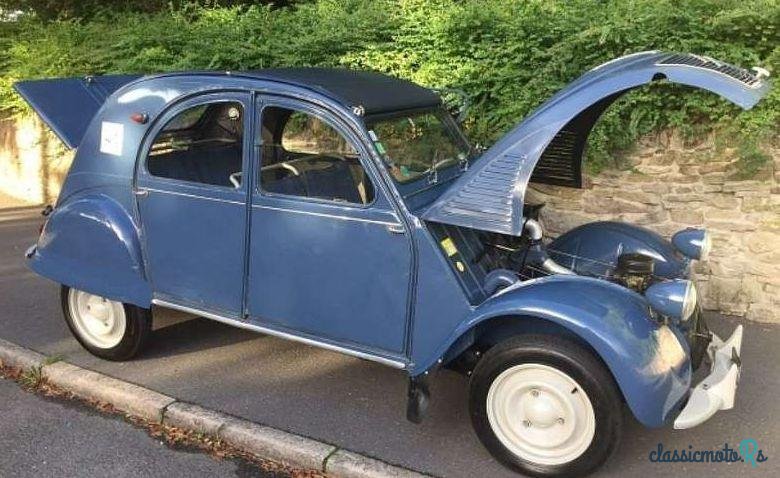 1958' Citroen 2CV photo #2