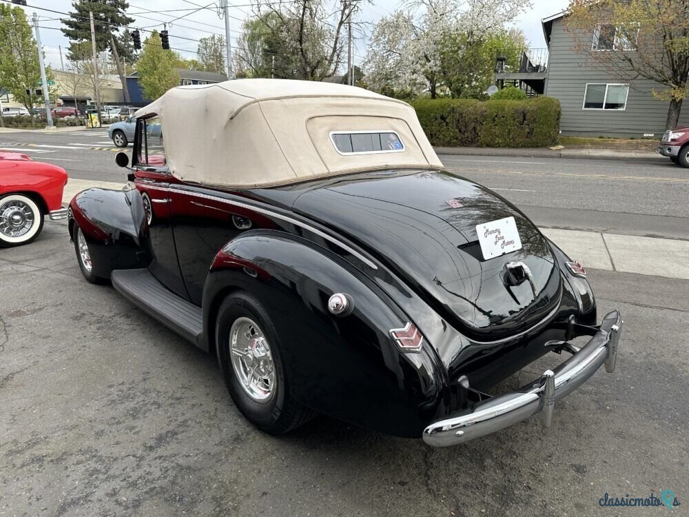 1940' Ford Deluxe photo #6