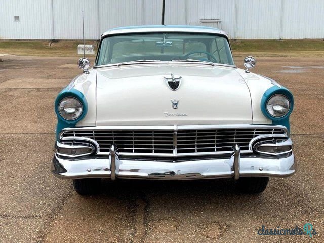 1956' Ford Fairlane photo #2
