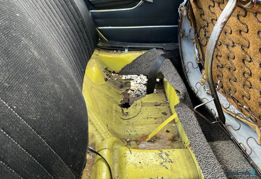 1975' Audi 100L photo #6