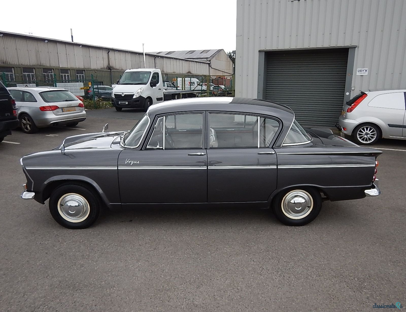 1962' Singer Vogue photo #5