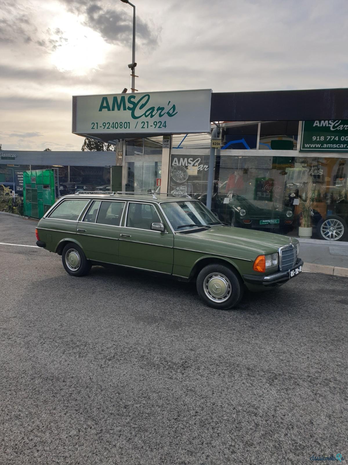 1980' Mercedes-Benz 240D photo #1