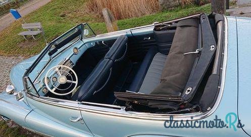 1947' Buick Roadmaster Dhc Convertible photo #4