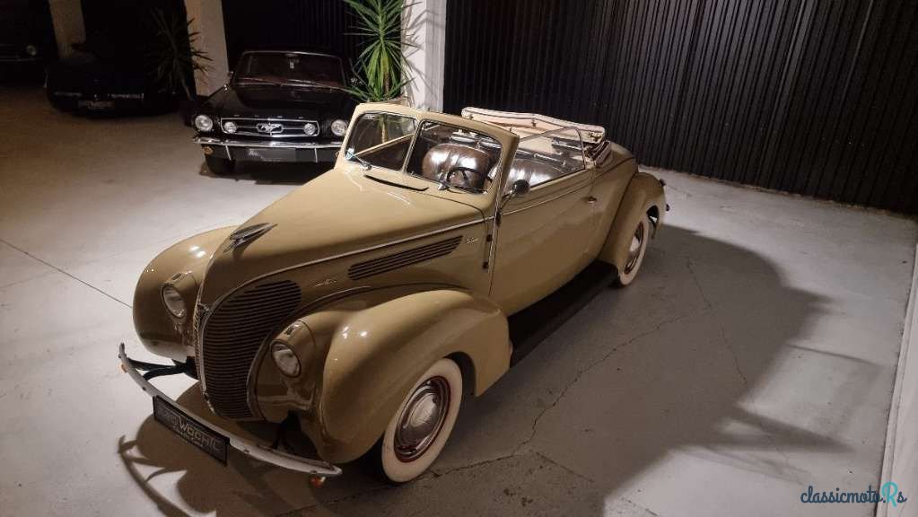 1938' Ford De Luxe photo #1