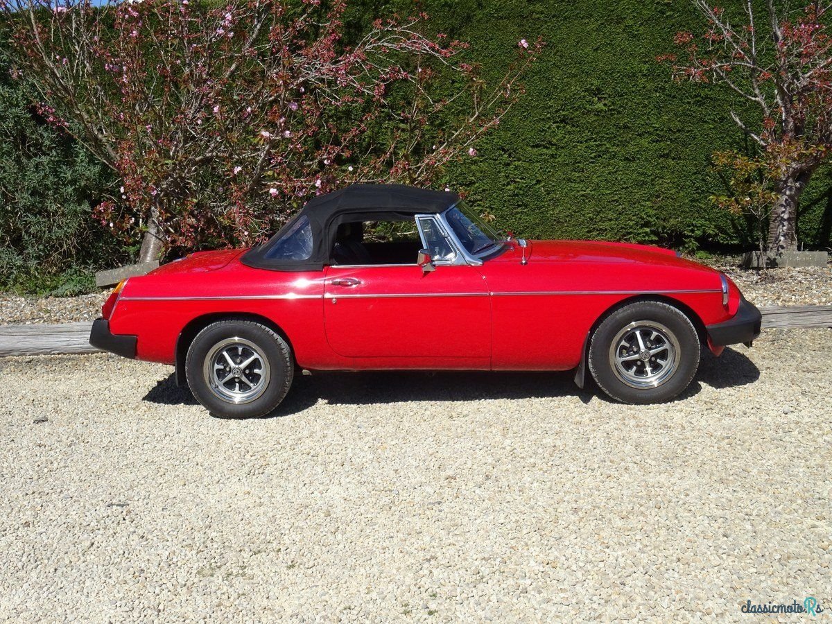 1970' MG MGB photo #4