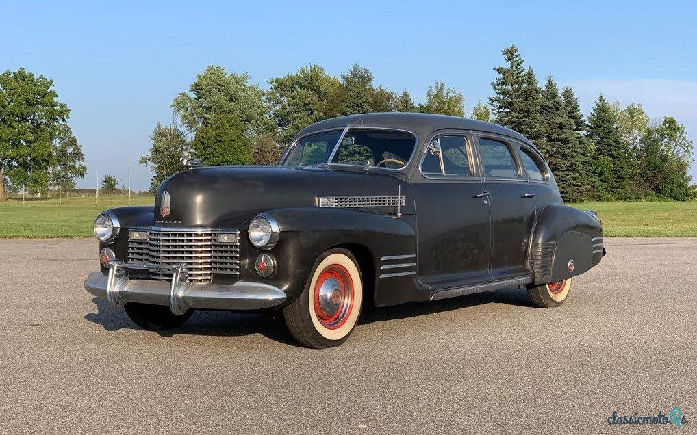 1941' Cadillac Sedan photo #3