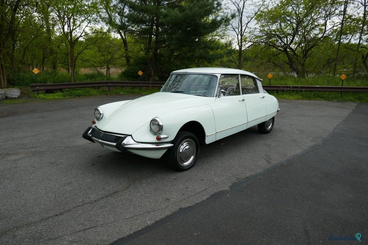 1967' Citroen DS photo #3