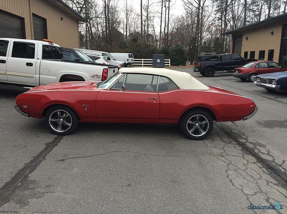 1968' Oldsmobile Cutlass photo #2