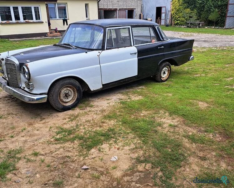 1965' Mercedes-Benz 200D W110 photo #3