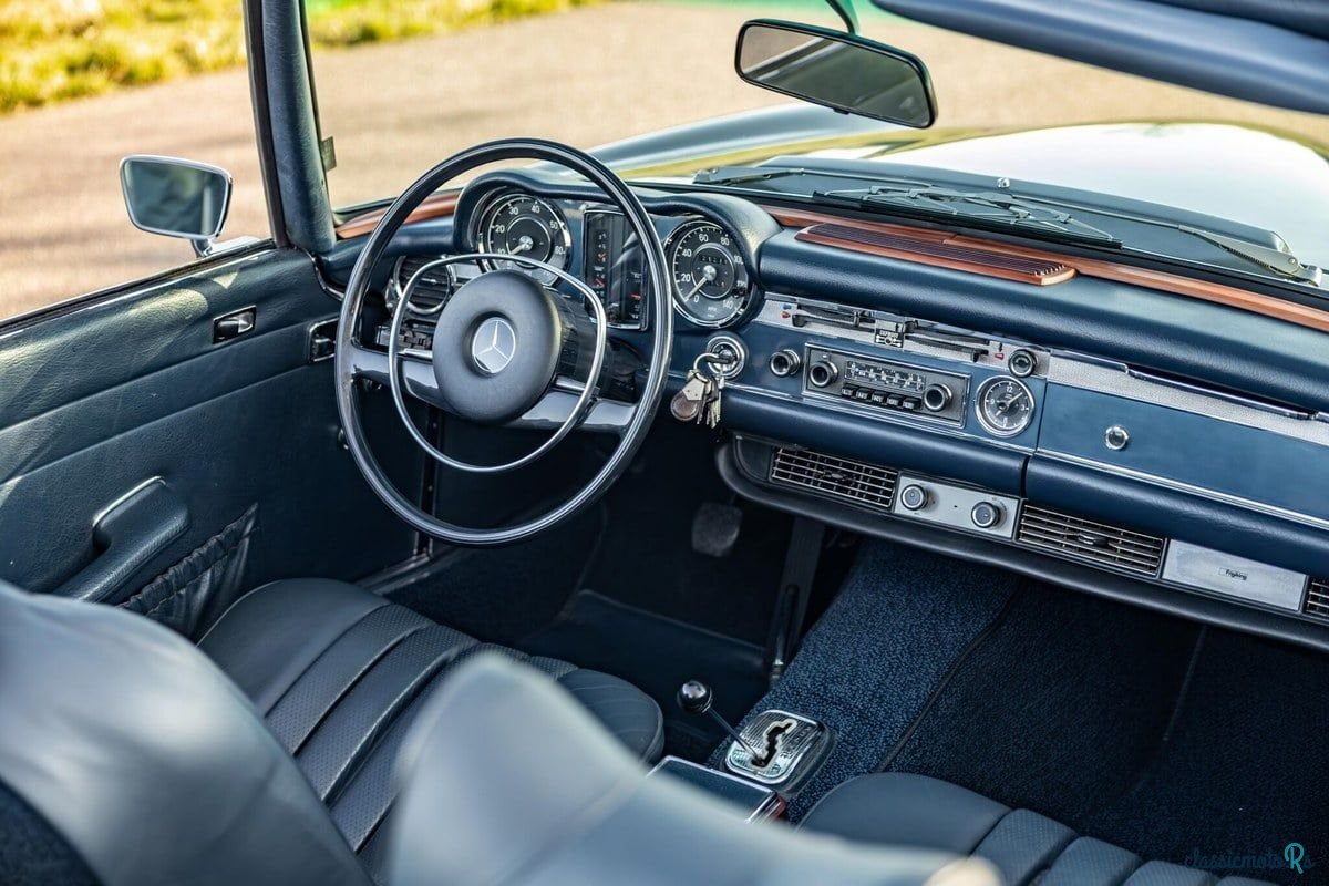 1970' Mercedes-Benz Sl Class photo #3
