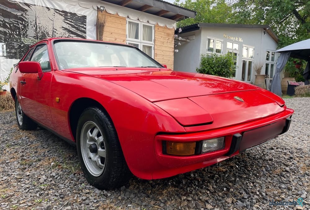 1976' Porsche 924 photo #2