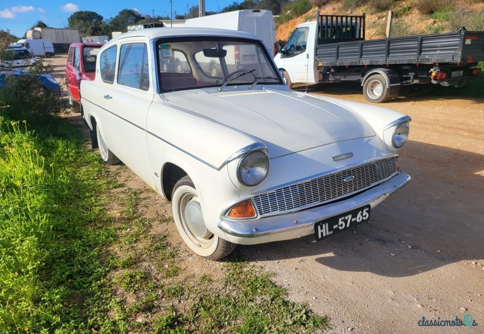 1967' Ford Anglia photo #2