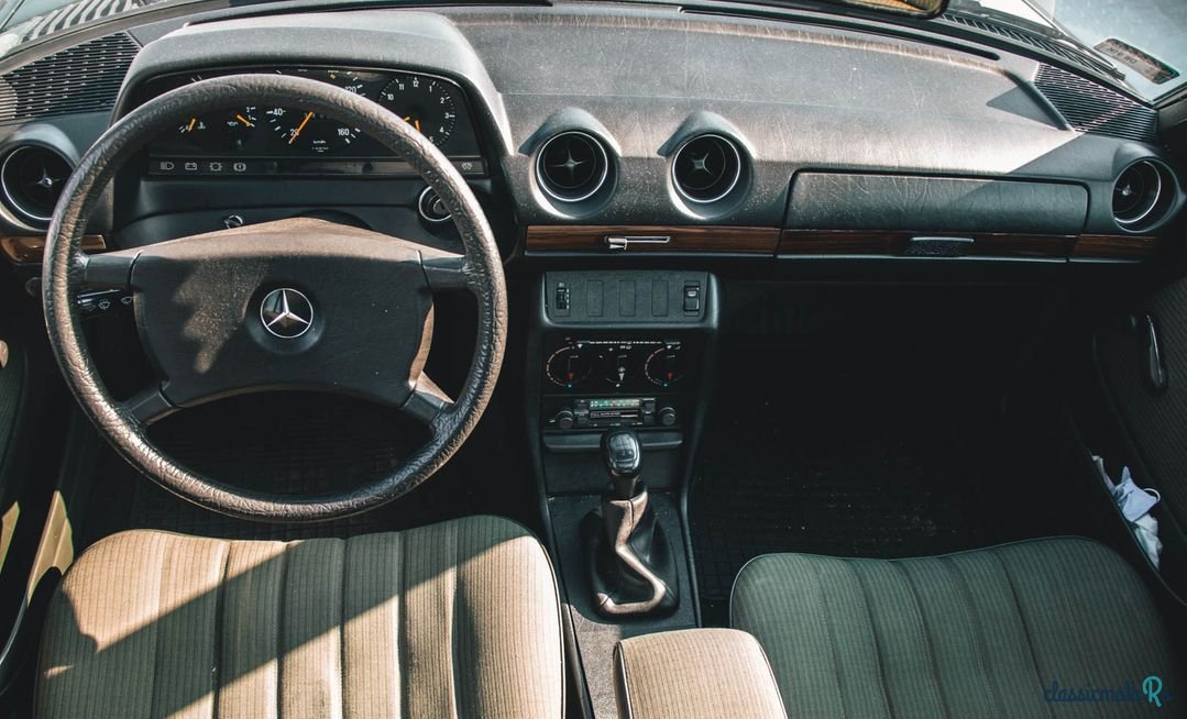 1983' Mercedes-Benz W123 photo #3