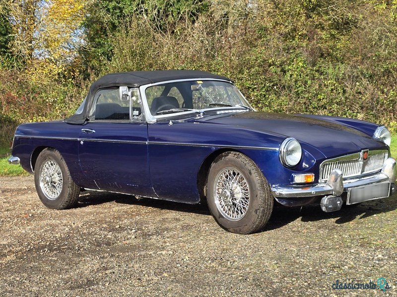 1970' MG MGB photo #1