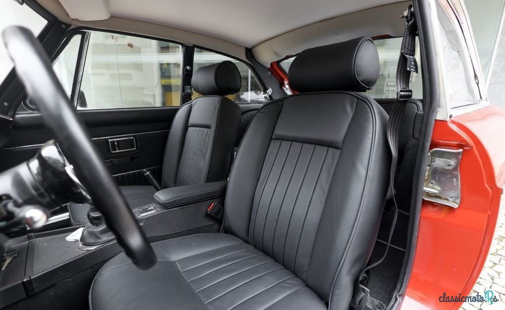 1972' MG MGB photo #5