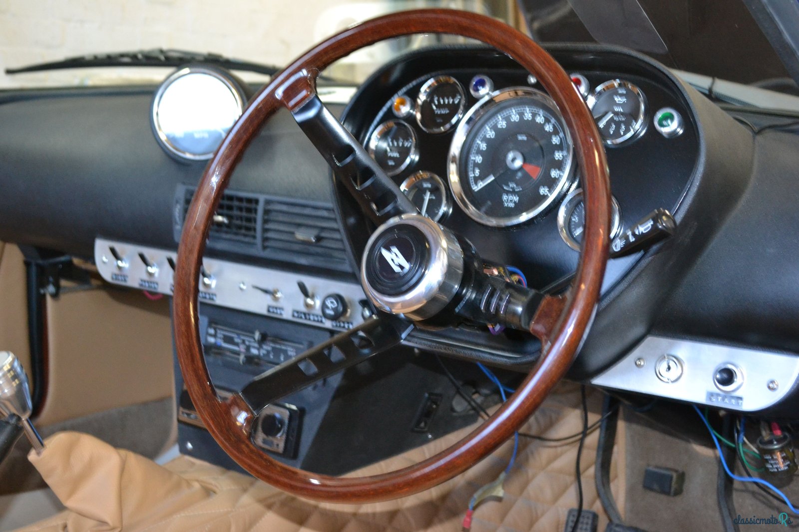 1975' Datsun Scorpian Gtz photo #5