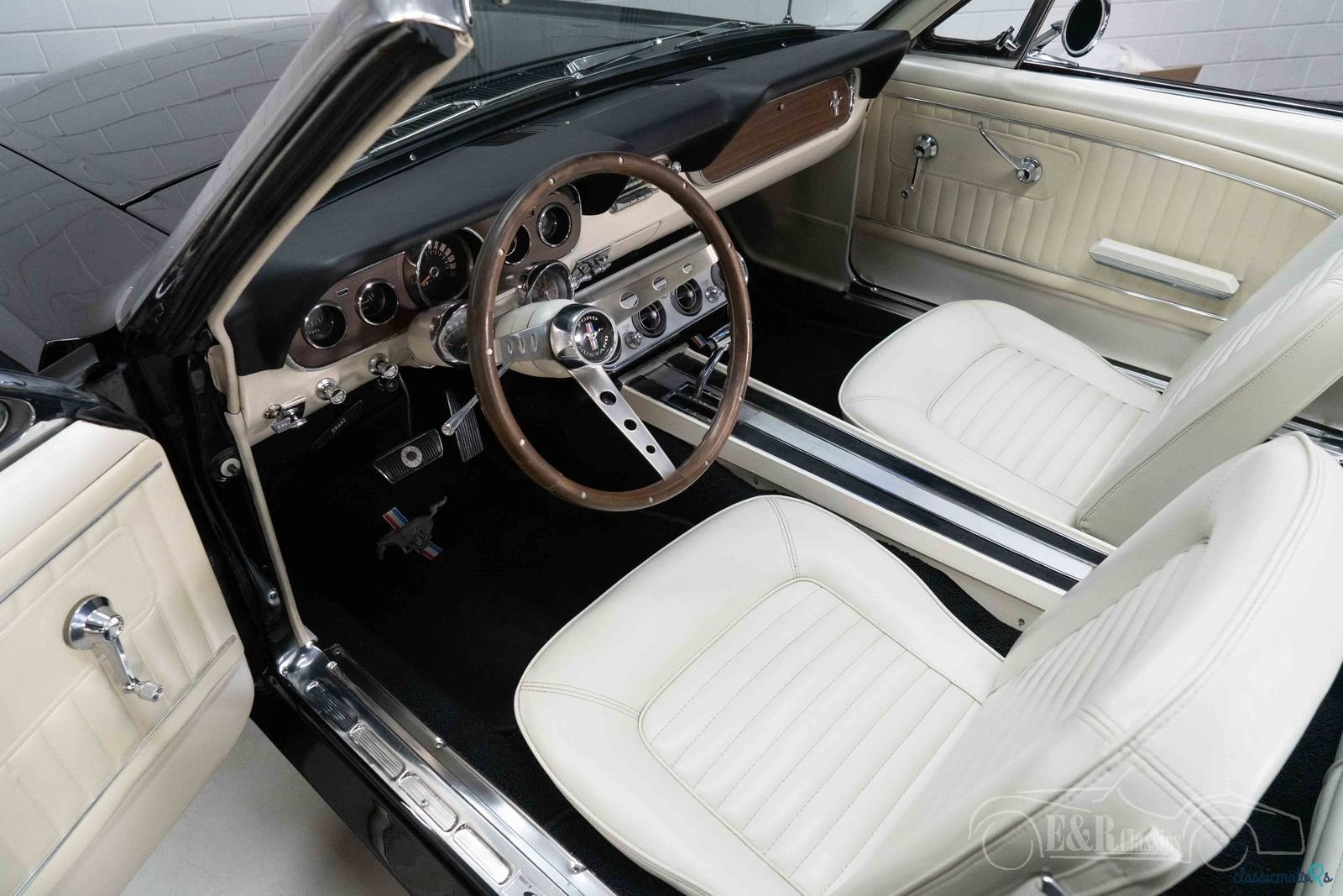 1965' Ford Mustang photo #2