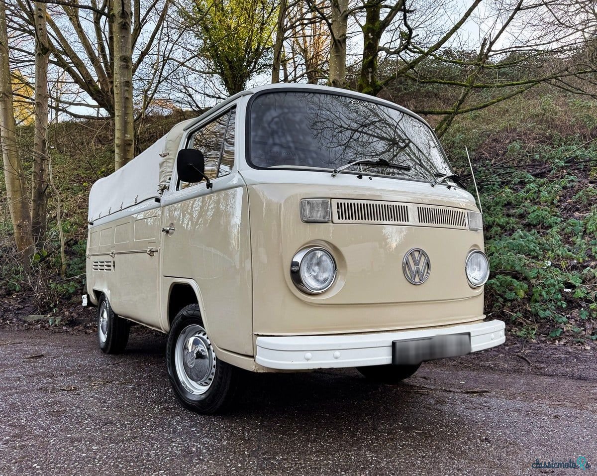 1973' Volkswagen Type 2 photo #1